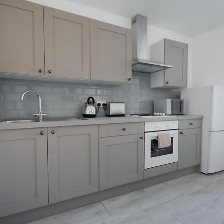 Platform Stadium Apartment With Parking Kingston upon Hull Buitenkant foto