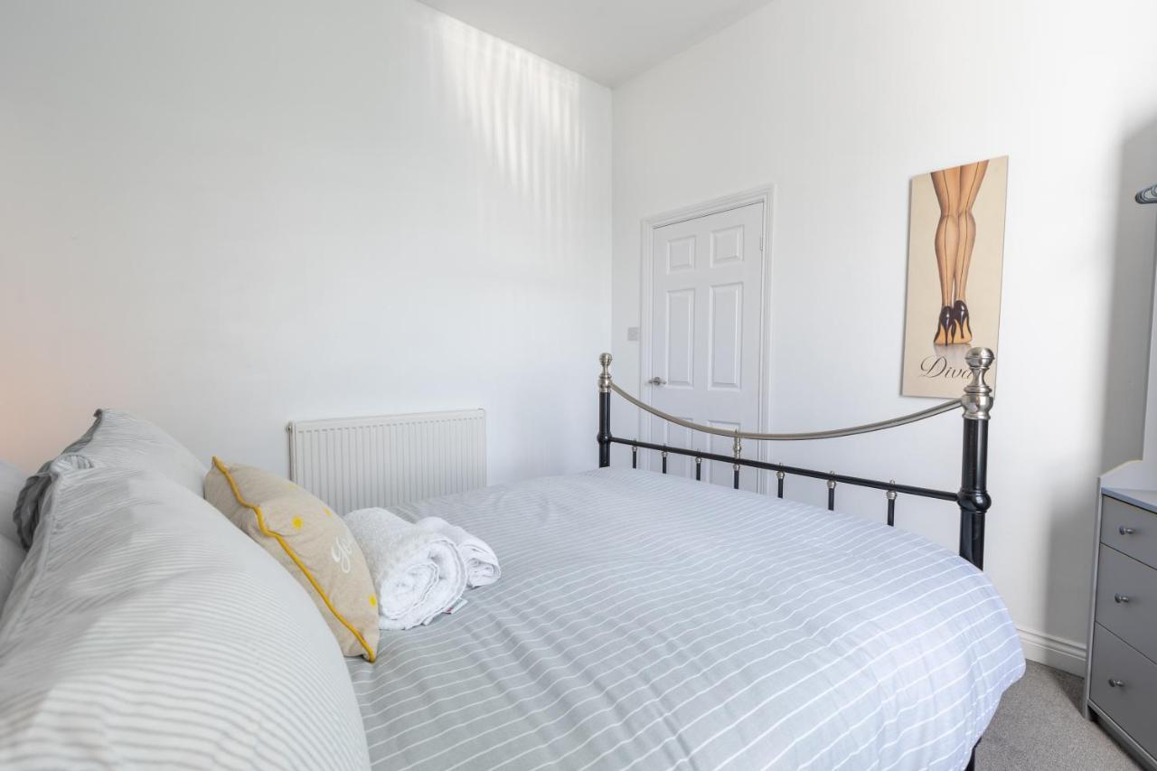 Platform Stadium Apartment With Parking Kingston upon Hull Buitenkant foto