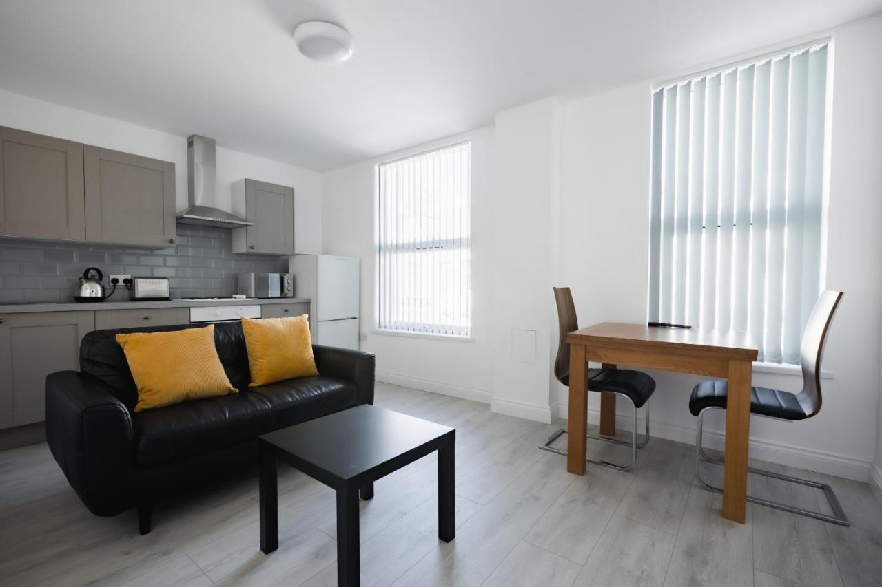 Platform Stadium Apartment With Parking Kingston upon Hull Buitenkant foto