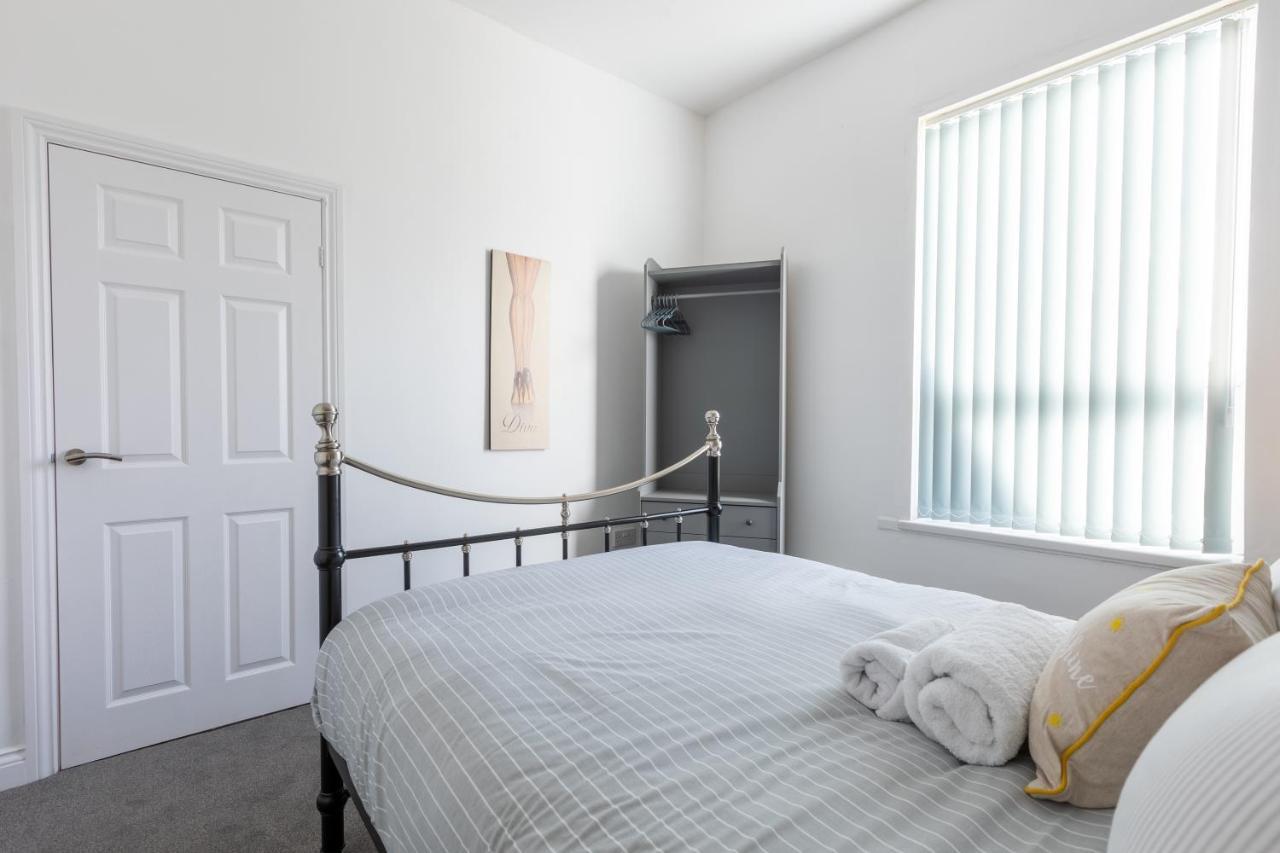 Platform Stadium Apartment With Parking Kingston upon Hull Buitenkant foto
