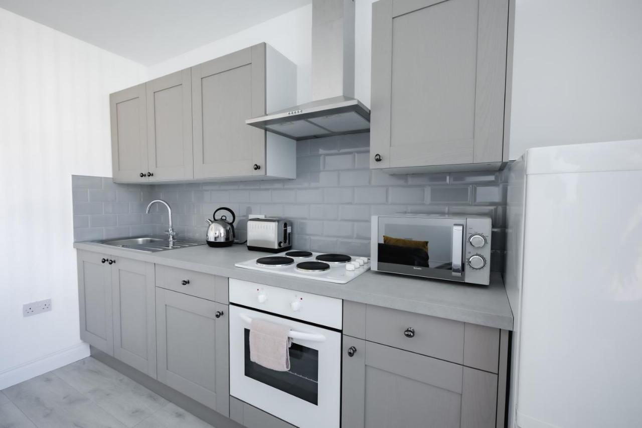 Platform Stadium Apartment With Parking Kingston upon Hull Buitenkant foto