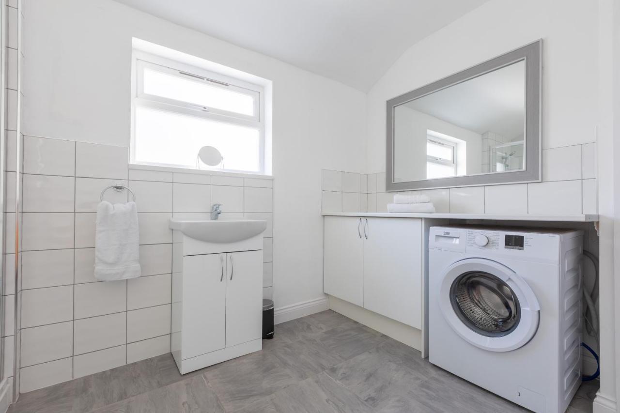 Platform Stadium Apartment With Parking Kingston upon Hull Buitenkant foto